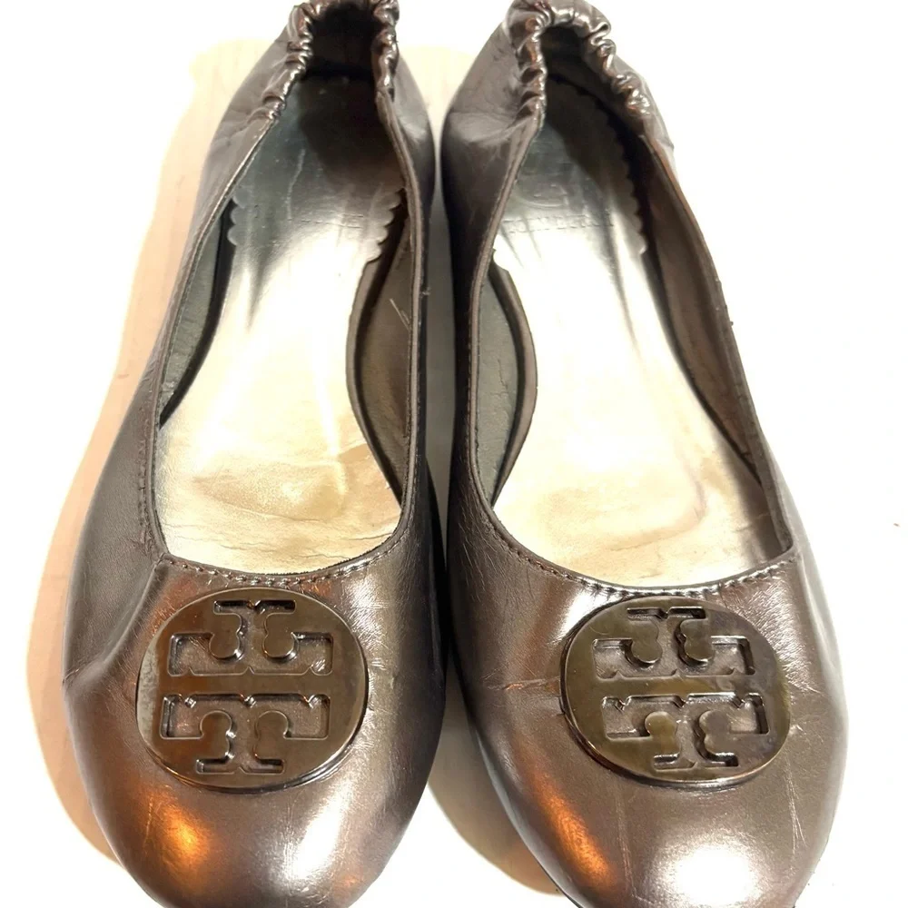 Tory Burch leather ballet flats round toes